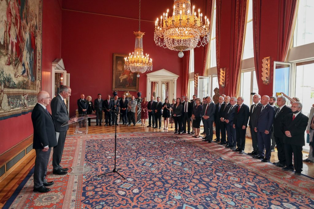 Bu görselin Alt özniteliği boş. Dosya adı: Ibrahim-Kaboglu-Chevalier-dans-lOrdre-National-de-la-Legion-dHonneur-nisanini-aldigi-torende-Fransa-Ankara-Buyukelciligi-1-1024x683.jpeg